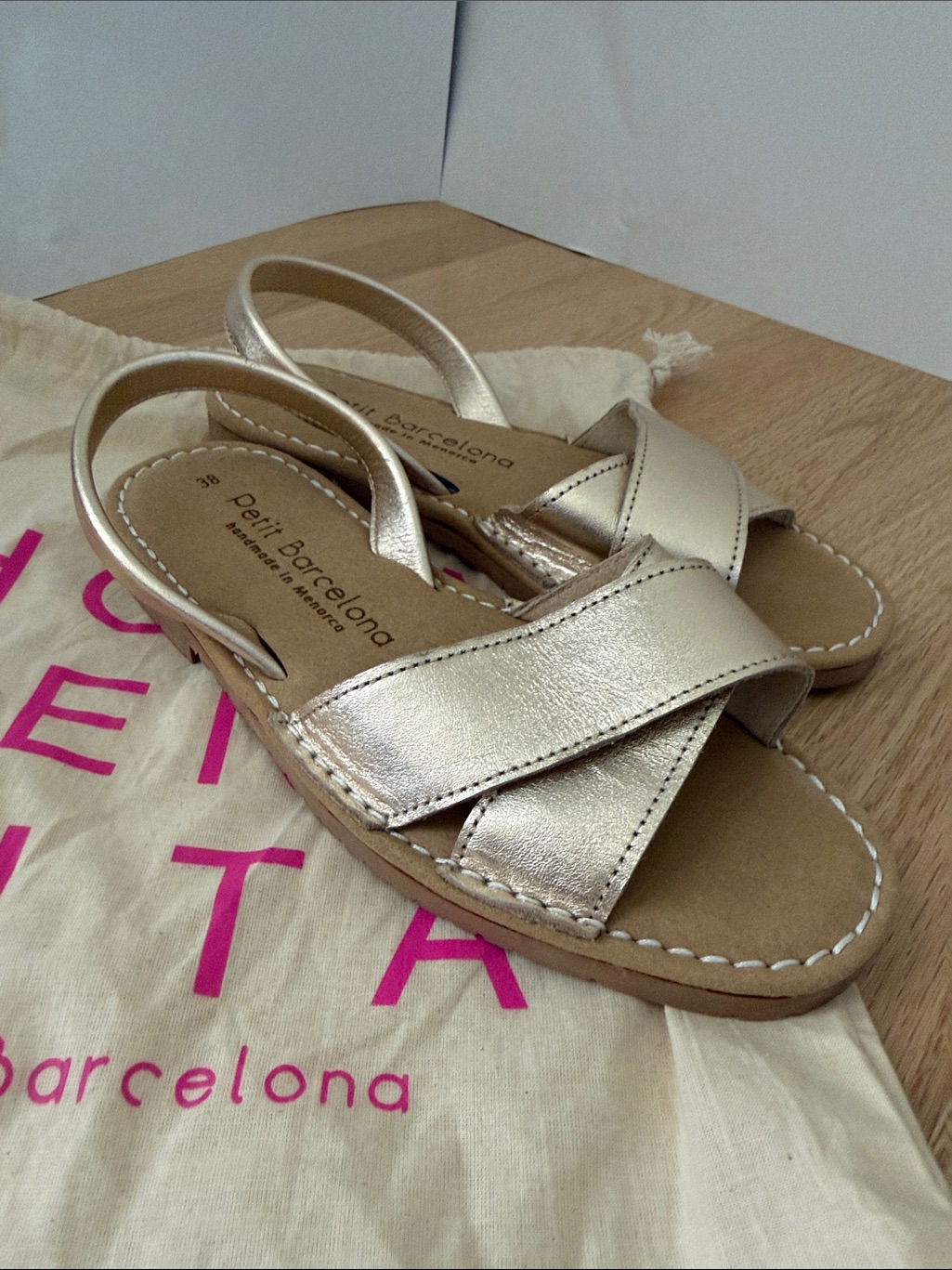 Nwot Petit Barcelona Cross Over Flat Avarcas Sandals Metallic Champagne (Padded)